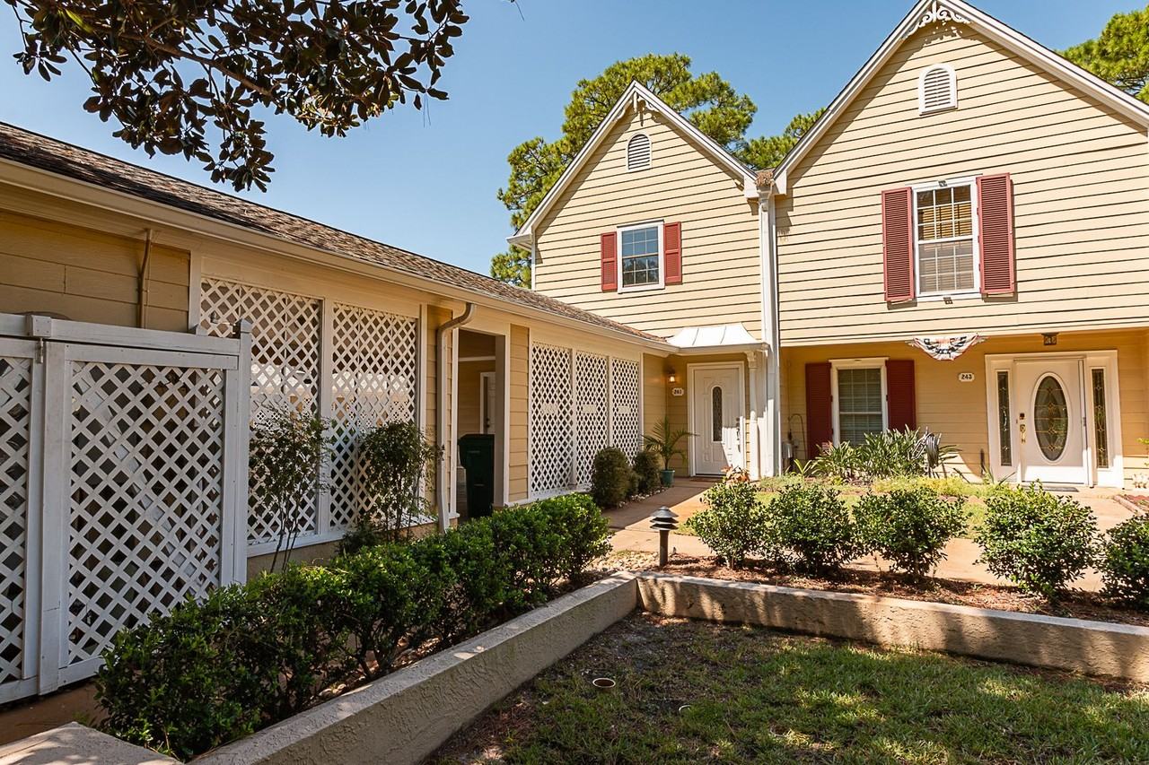 241 Shalimar Dr - Photo 2 of 37