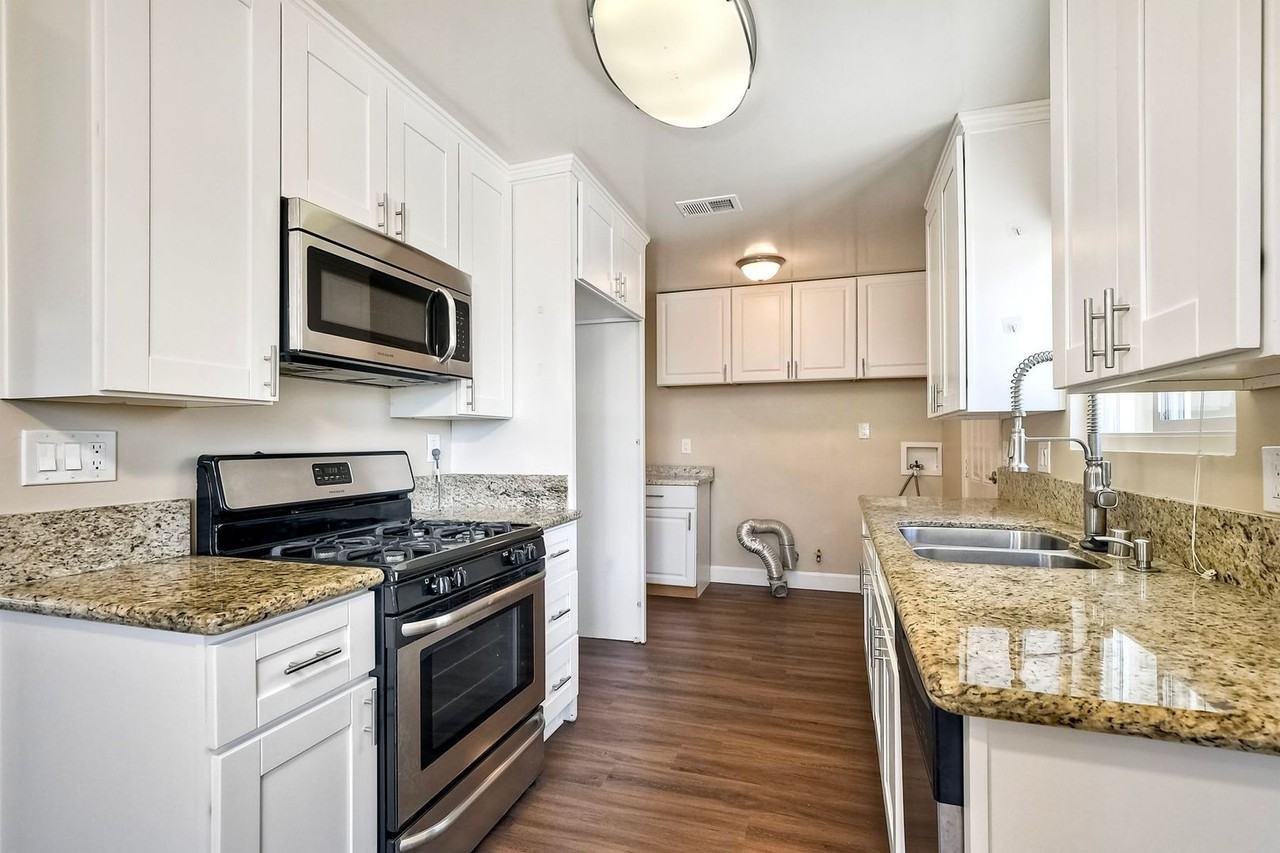 3620 Frenzel Cir - Photo 2 of 18