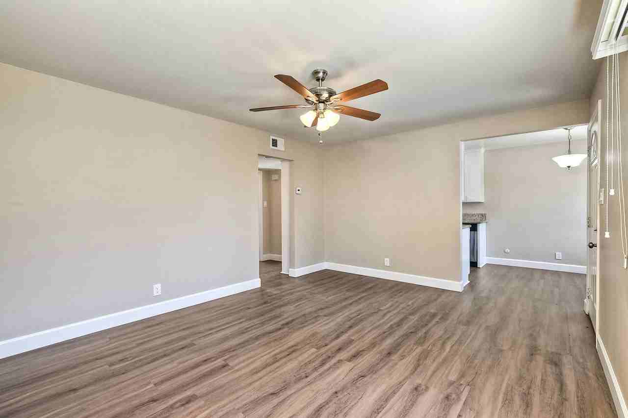 3620 Frenzel Cir - Photo 3 of 18