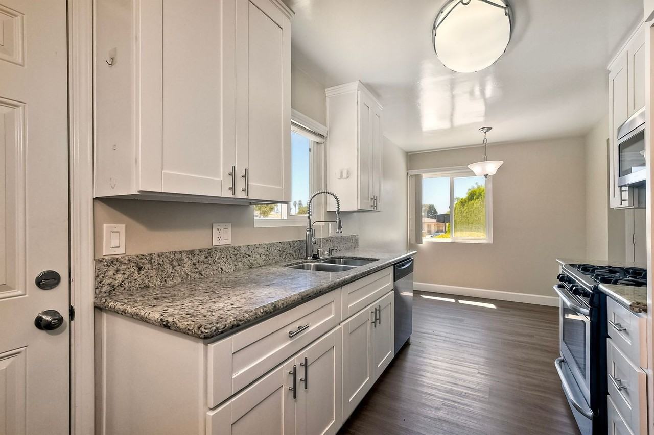 3620 Frenzel Cir - Photo 6 of 18