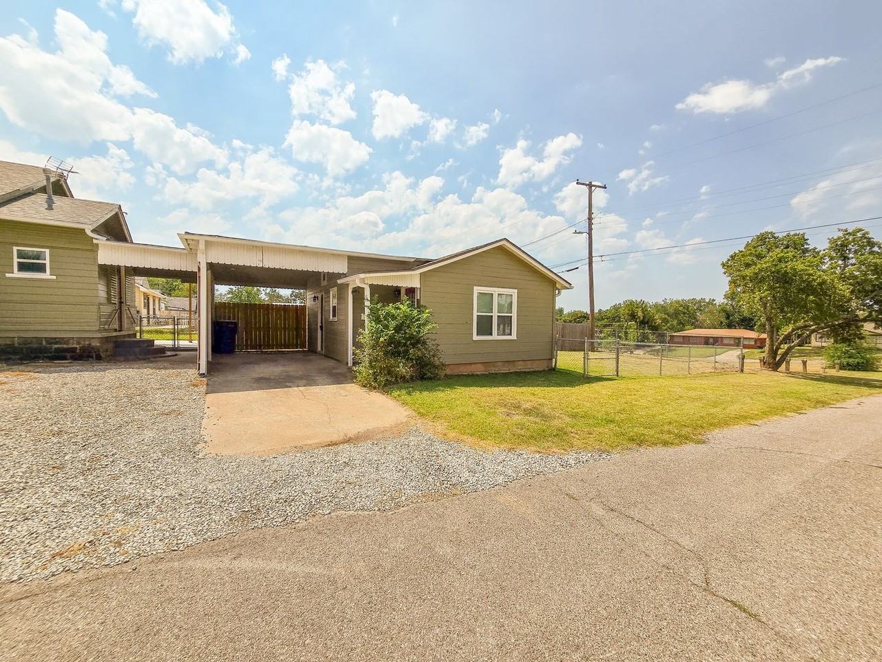 1224 N Market Ave - Photo 3 of 23