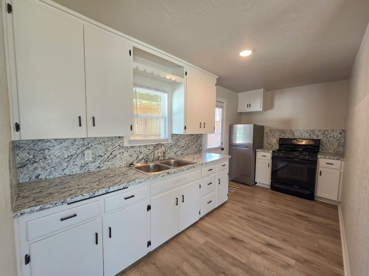 1224 N Market Ave - Photo 6 of 23