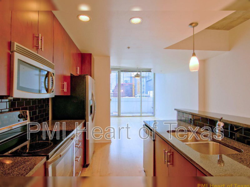 360 Nueces St #913 - Photo 5 of 32