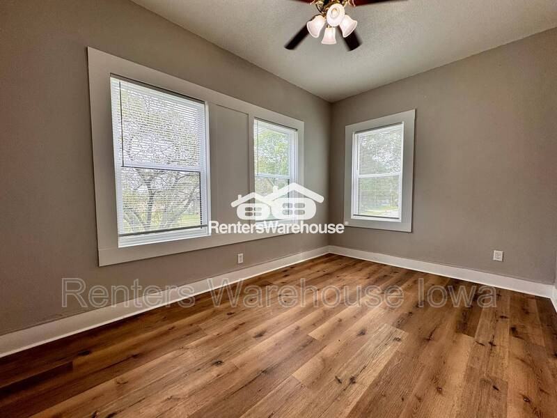 1314 22nd St #1 - Photo 5 of 11