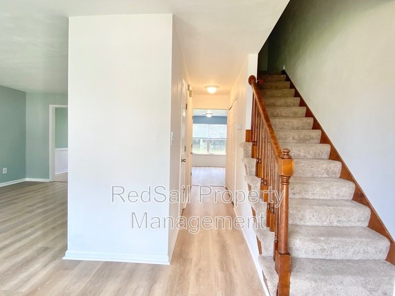 5525 Fair Oaks Dr - Photo 3 of 23