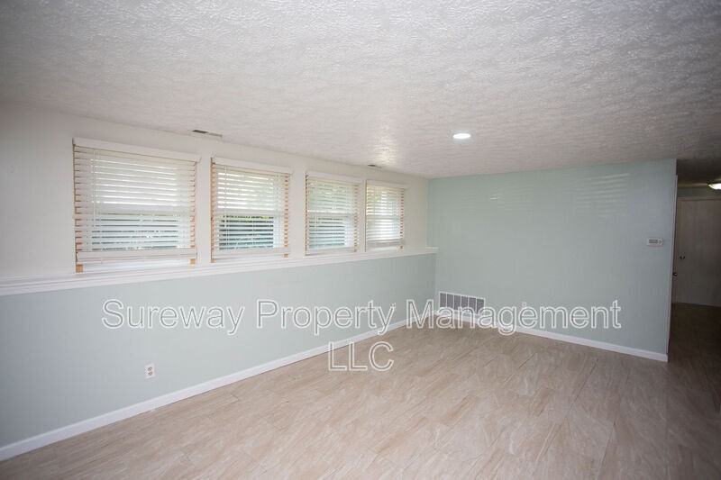 49 Sweetfern Ct - Photo 2 of 33