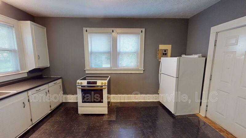 300 Smythe St #1 - Photo 4 of 8