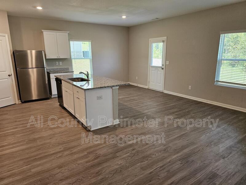 303 Augusta Woods Dr - Photo 3 of 19