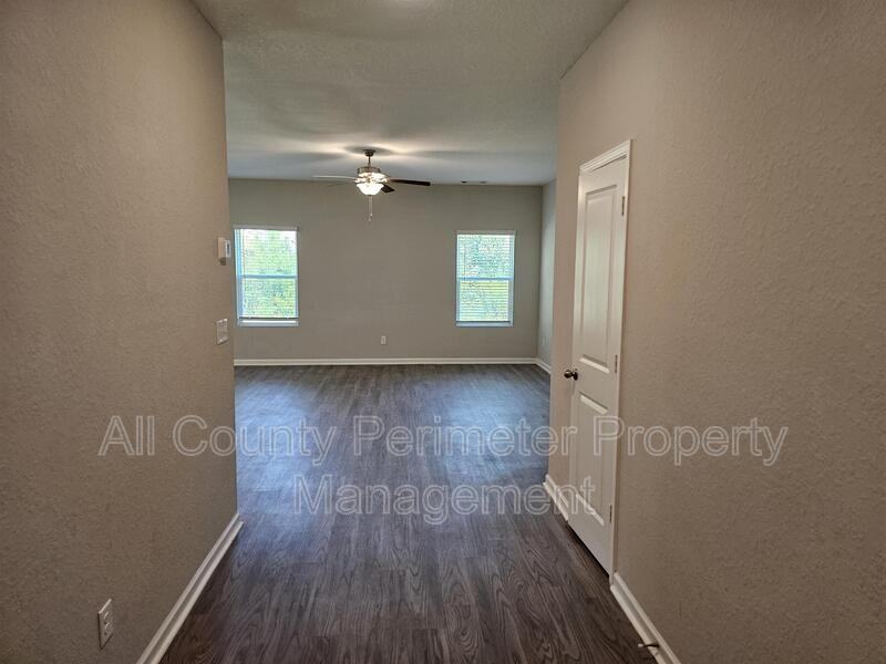 303 Augusta Woods Dr - Photo 7 of 19