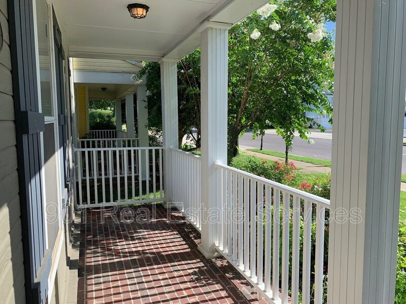 1302 Island Pl E - Photo 2 of 36