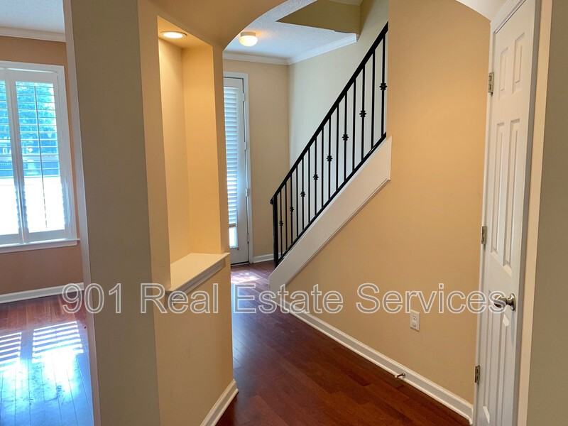 1302 Island Pl E - Photo 6 of 36