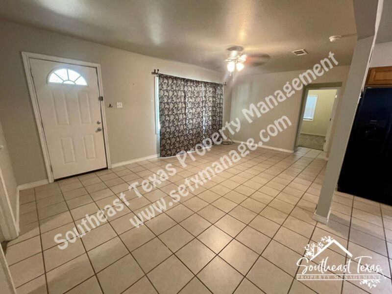 11388 Williford Rd - Photo 3 of 14