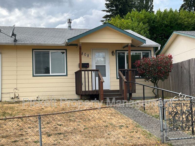 2808 Walnut Ct - Photo 2 of 11