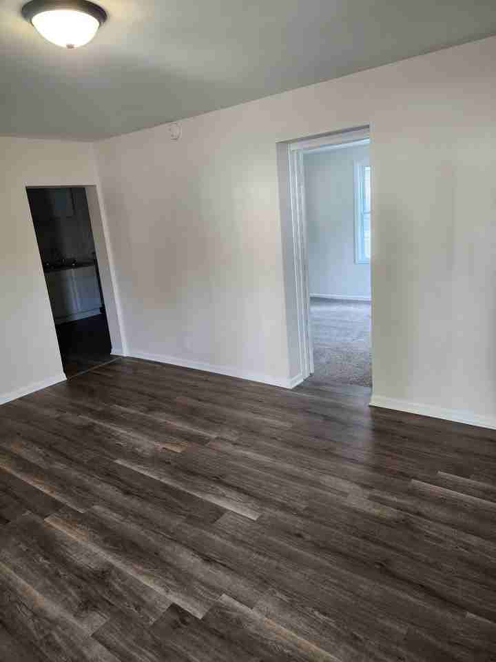 312 West Merchant Street - Photo 2 of 17