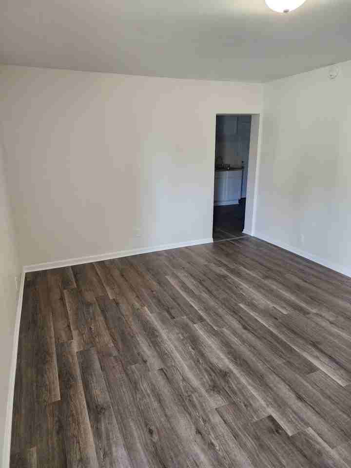 312 West Merchant Street - Photo 3 of 17