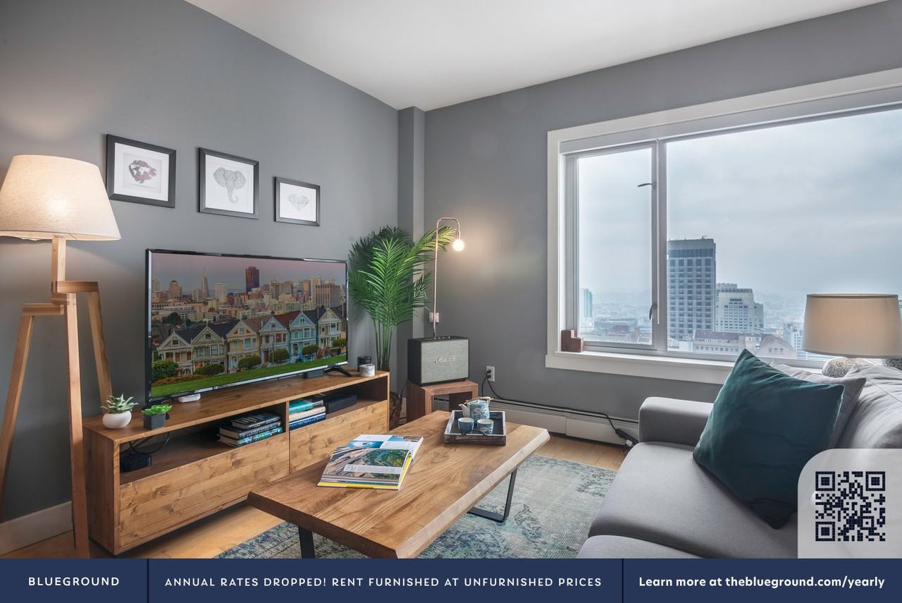 899 Pine Street - Photo 3 of 24