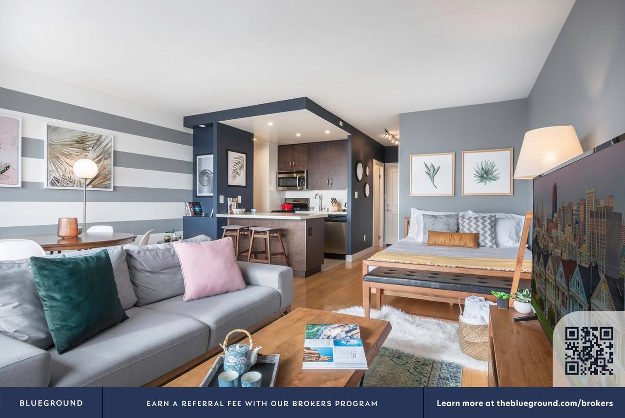 899 Pine Street - Photo 4 of 24