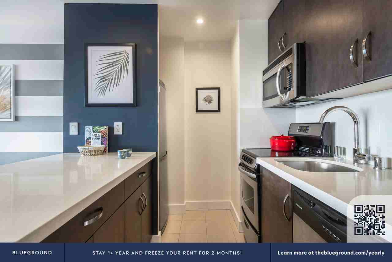 899 Pine Street - Photo 7 of 24