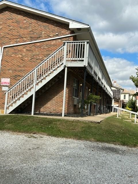 E. Chestnut - Photo 2 of 3