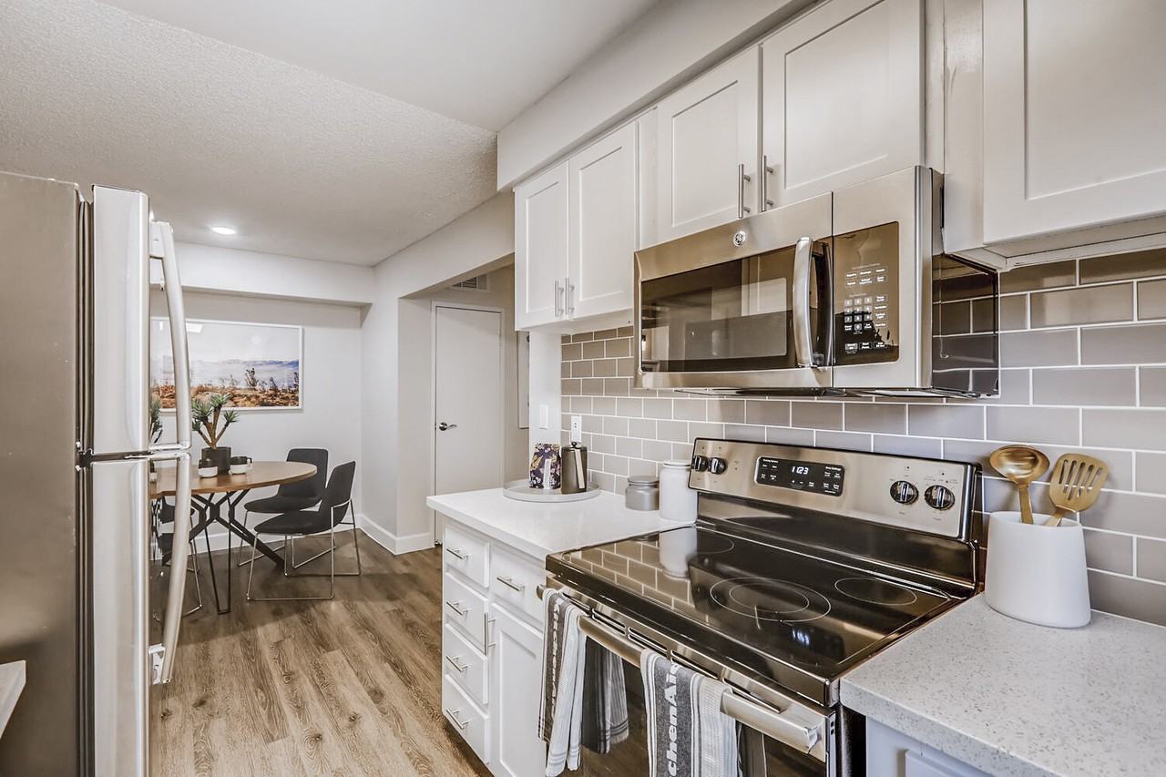 Latitude - Photo 4 of 26