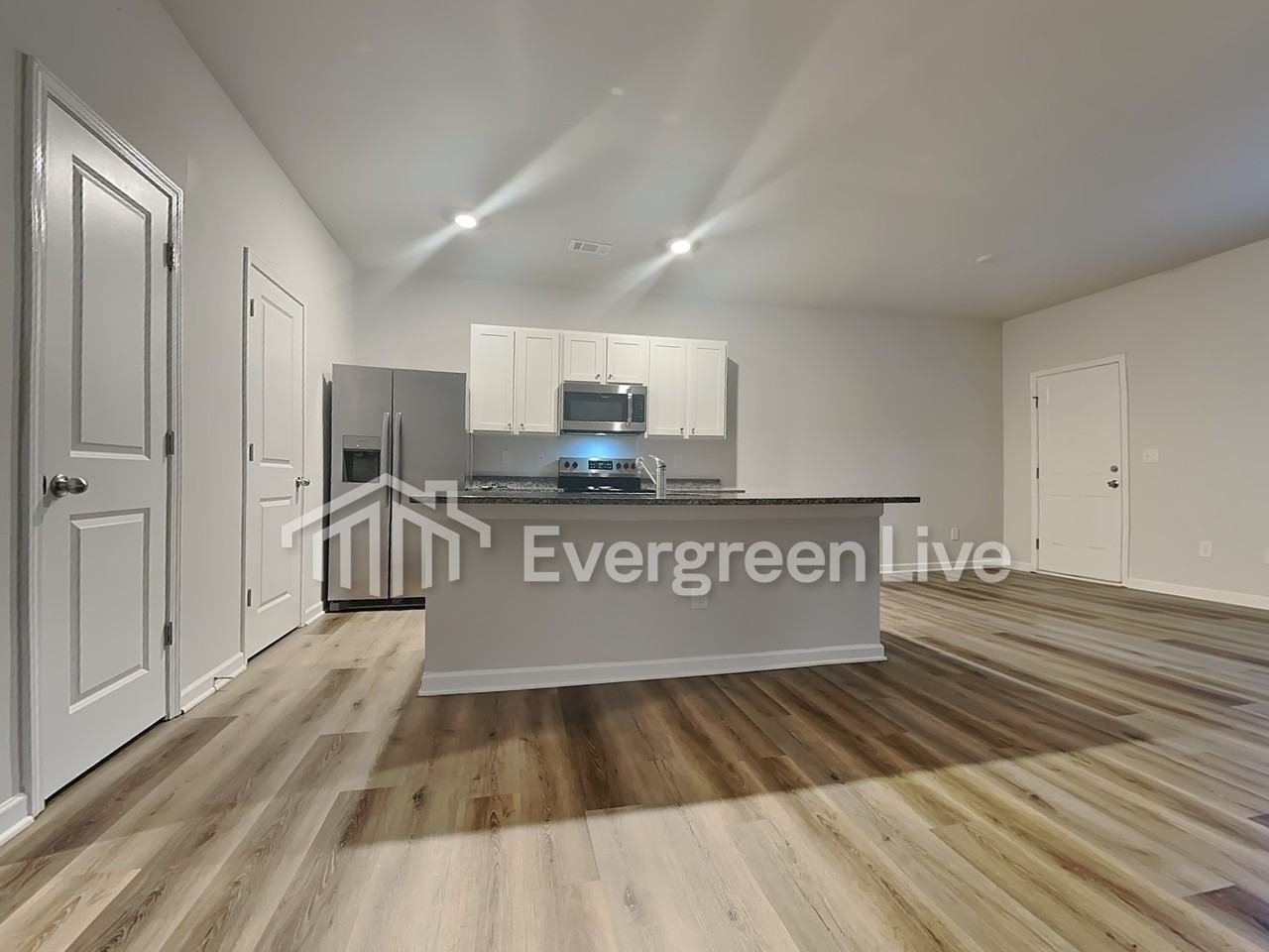 102 Village Green Dr Nw - Photo 3 of 11