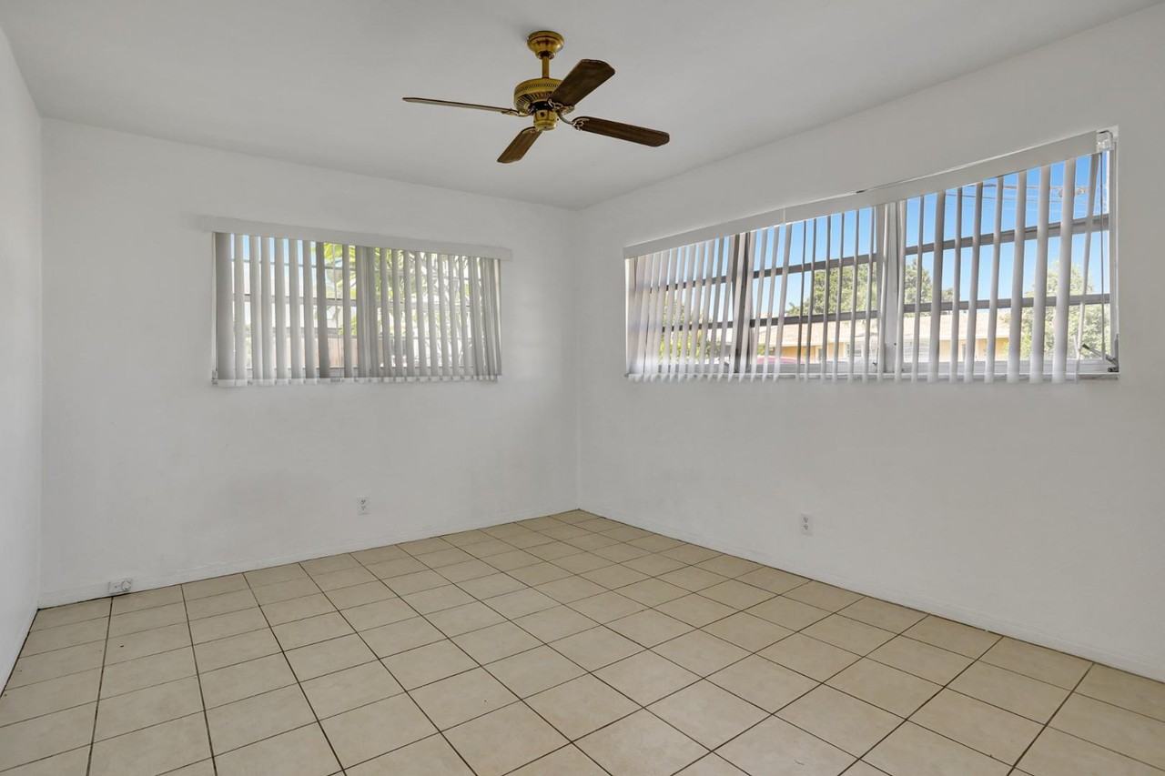 5951 Ne 18th Ave #3 - Photo 7 of 17