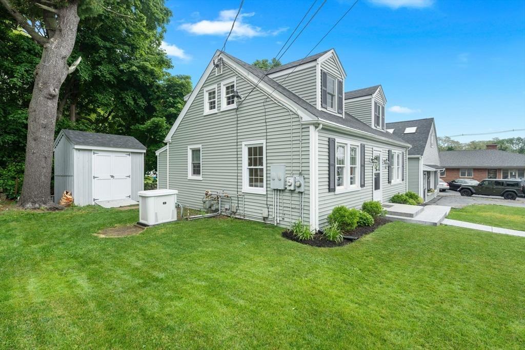 35 Bowker Ter - Photo 2 of 29