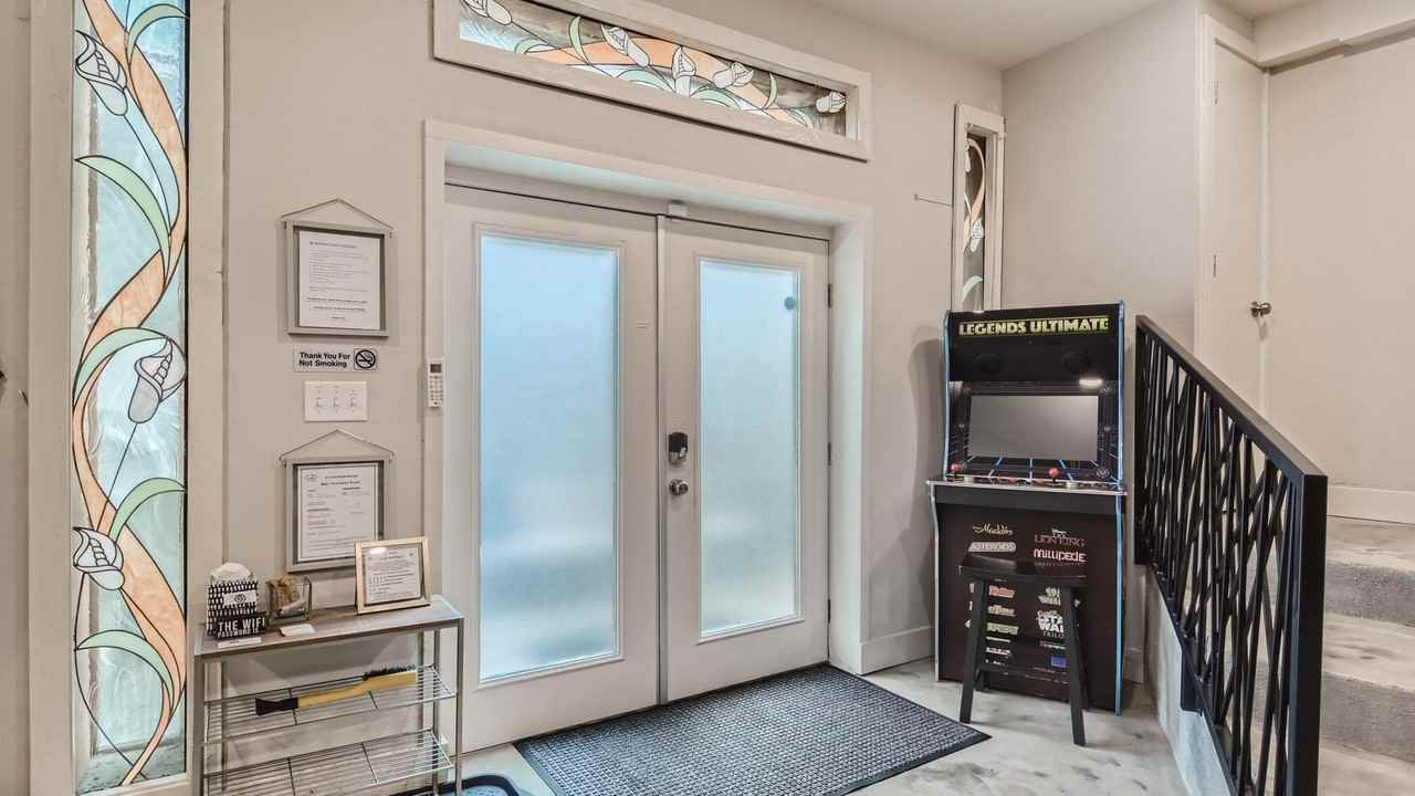 2130 N Nevada Ave - Photo 3 of 24