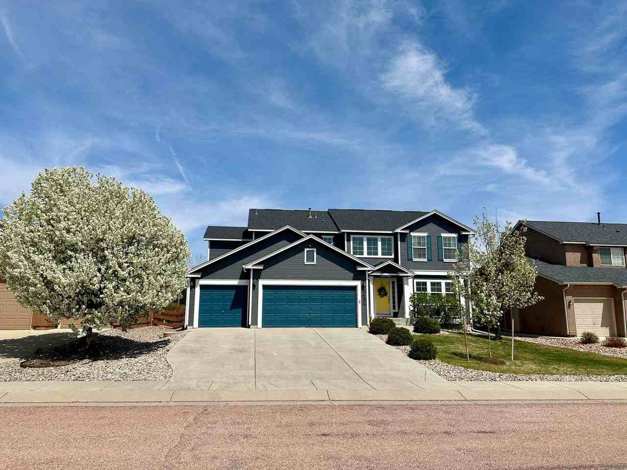 3487 Tail Wind Dr - Photo 2 of 32