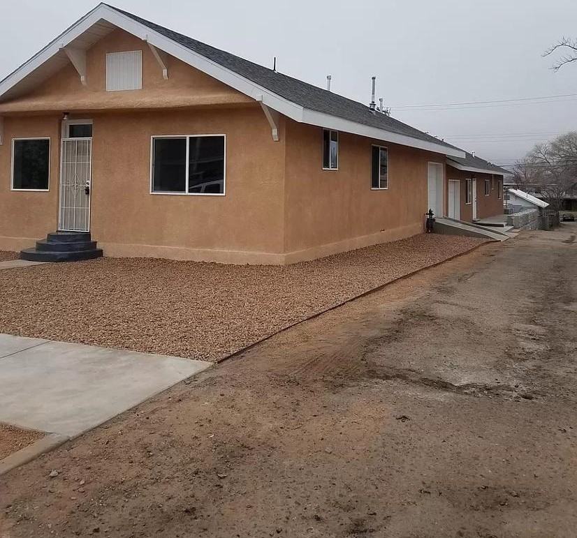 211 Maple St Ne - Photo 2 of 16