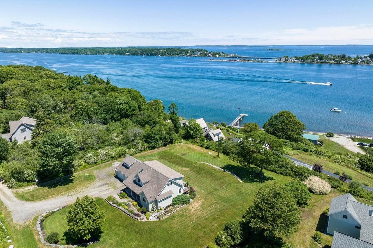 56 Little Bird Ln - Photo 2 of 38