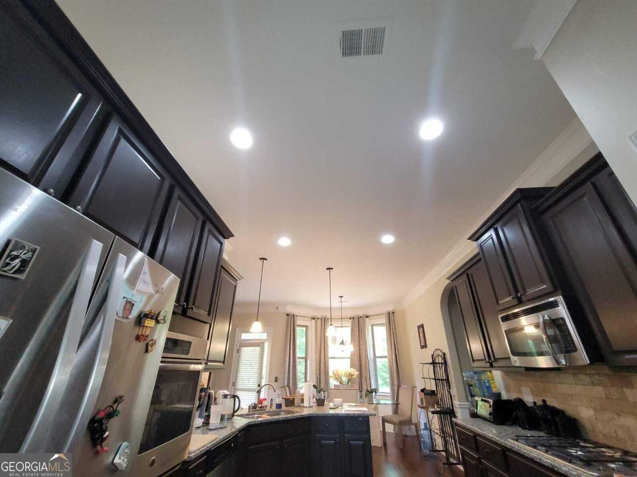 2109 Berwick Ct - Photo 3 of 29