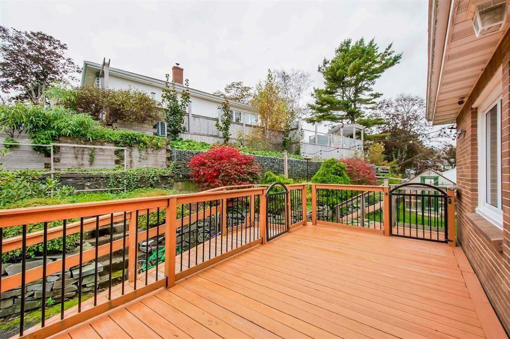 4 Winona Cres - Photo 4 of 16