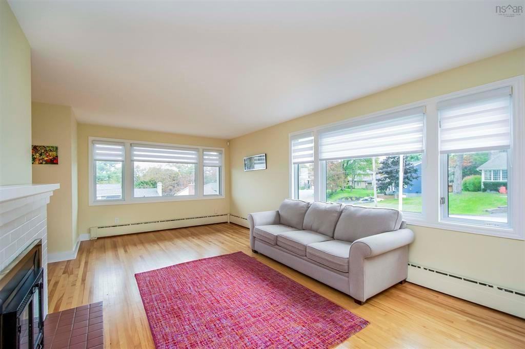 4 Winona Cres - Photo 6 of 16