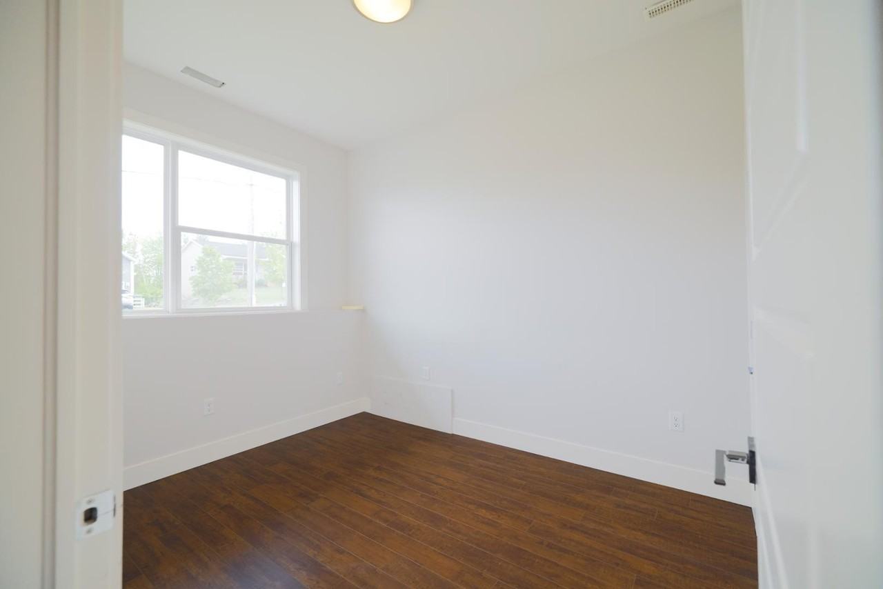 9 Crossfield Ridge - Photo 4 of 20