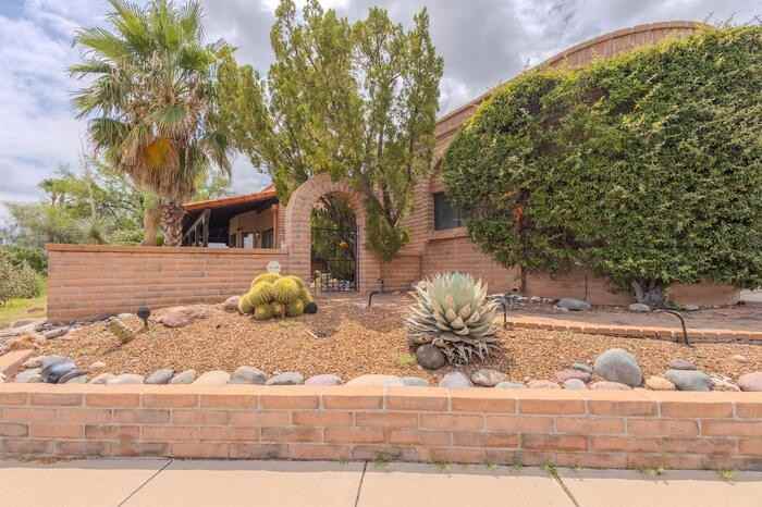 3337 S Calle Del Acle #108 - Photo 2 of 34