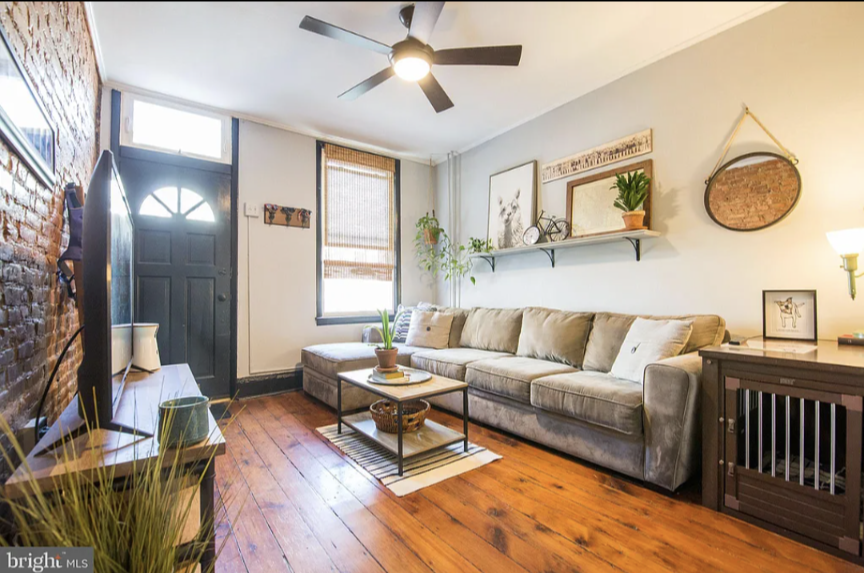 3737 Calumet St - Photo 2 of 9