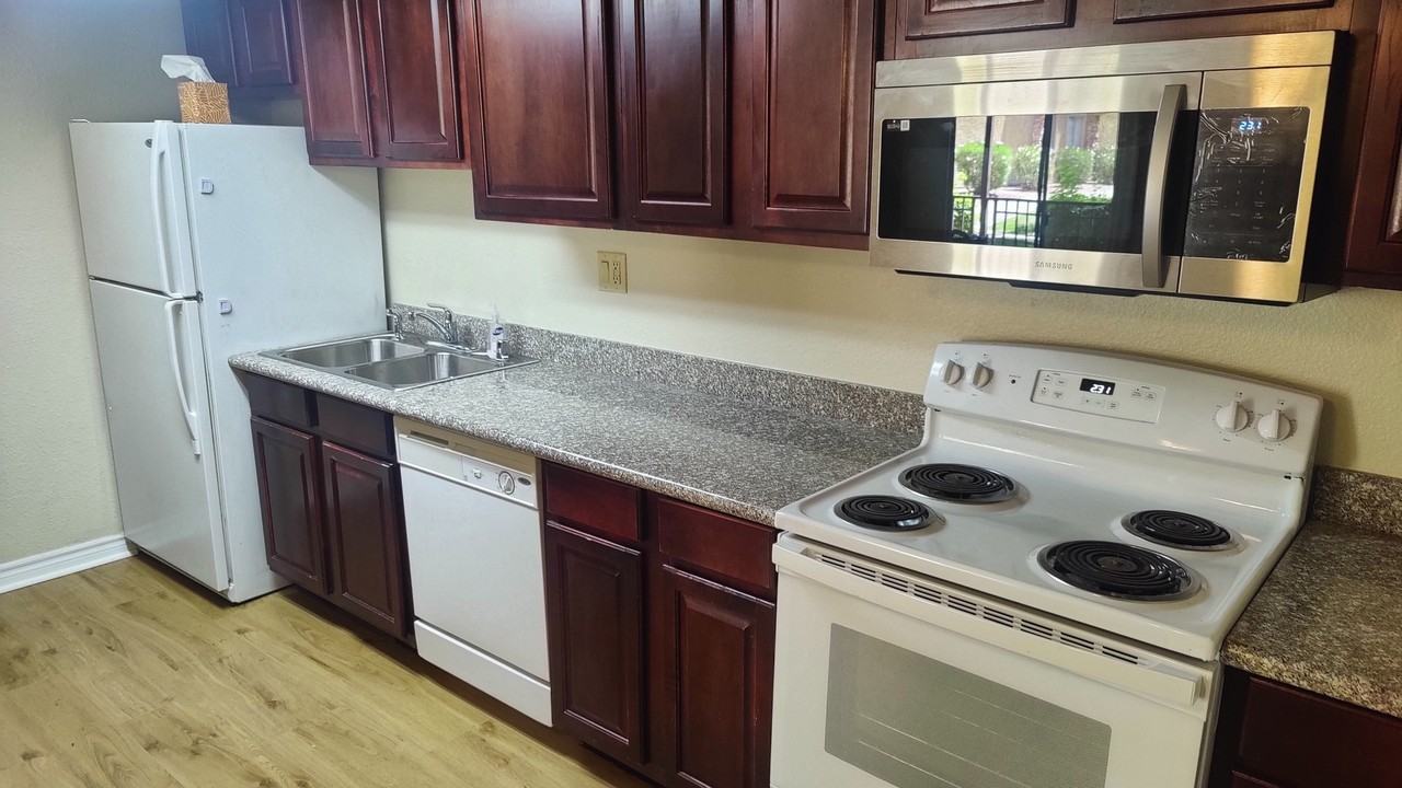 5161 River Glen Dr #149 - Photo 3 of 13