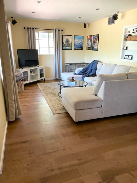 2615 E 8th St #NA - Photo 2 of 12