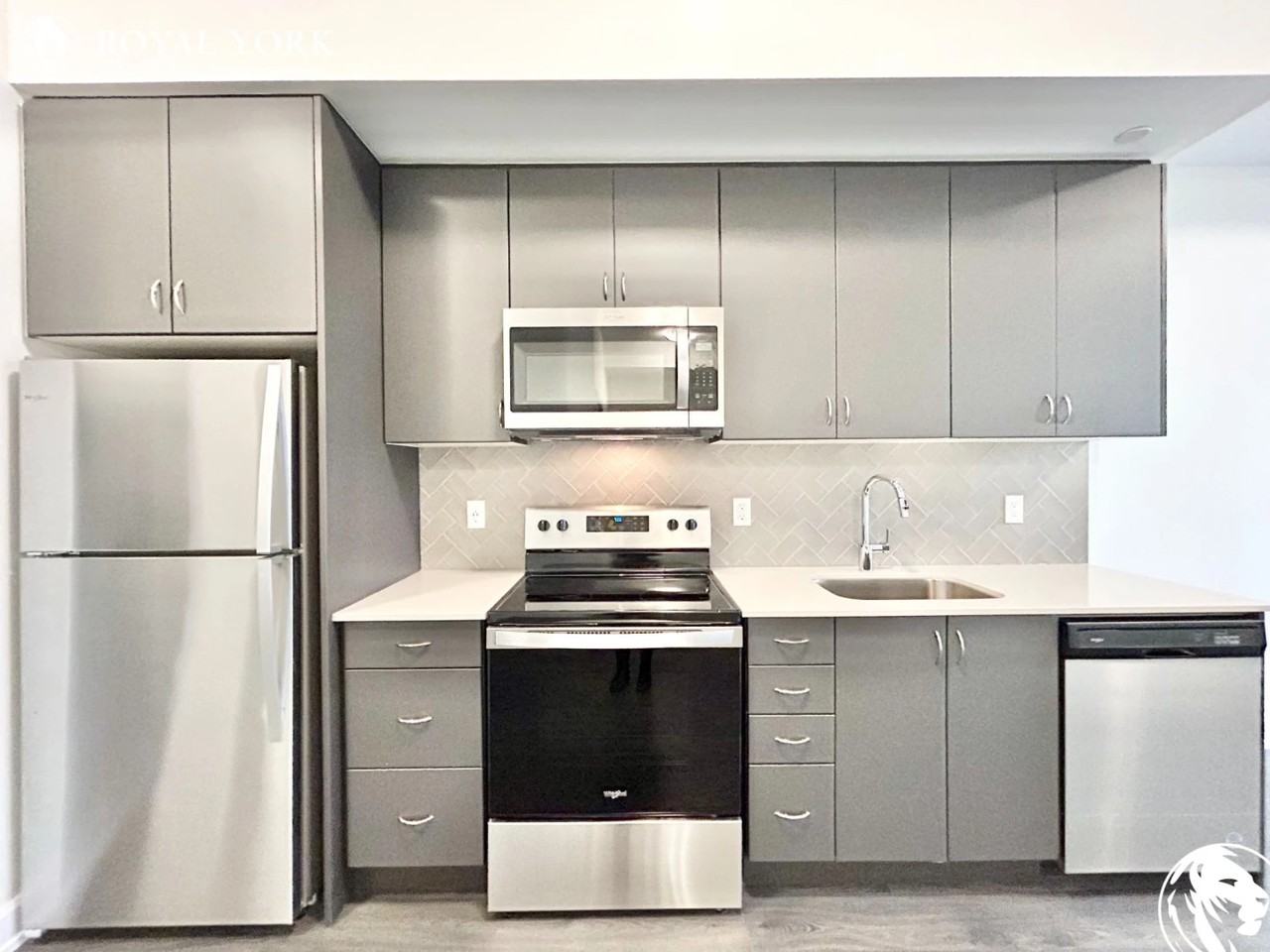 214-3200 William Coltson Avenue, Oakville, Ontario L6H 7W6 - Photo 3 of 16