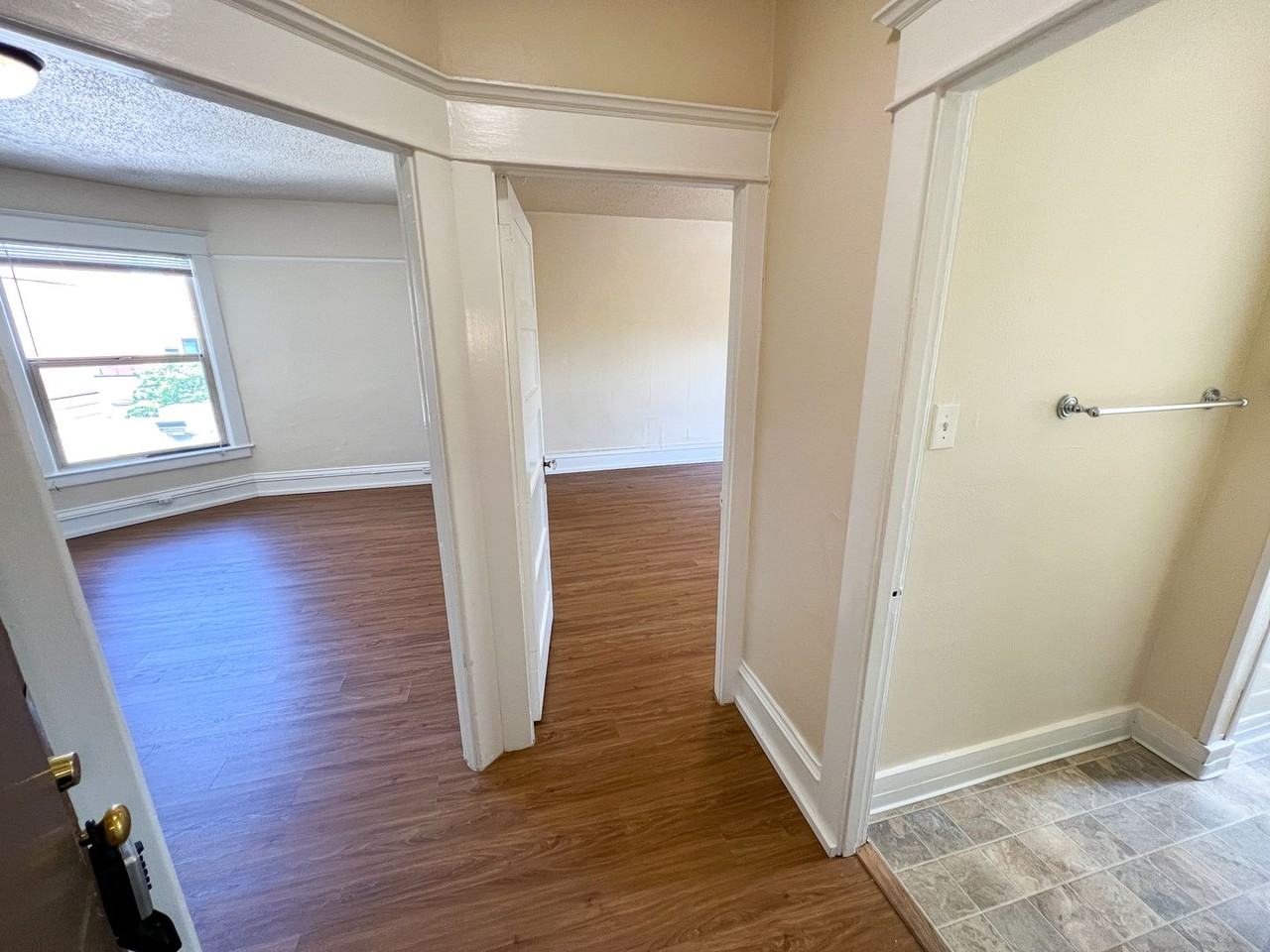 Casa Del Rey Apartments - Photo 7 of 42