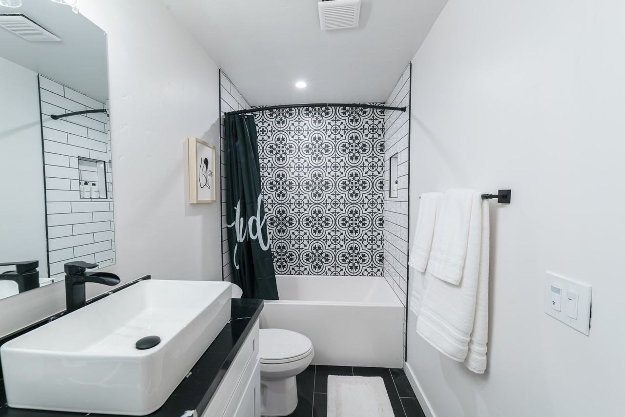 1468 Hornblend Street - Photo 4 of 11