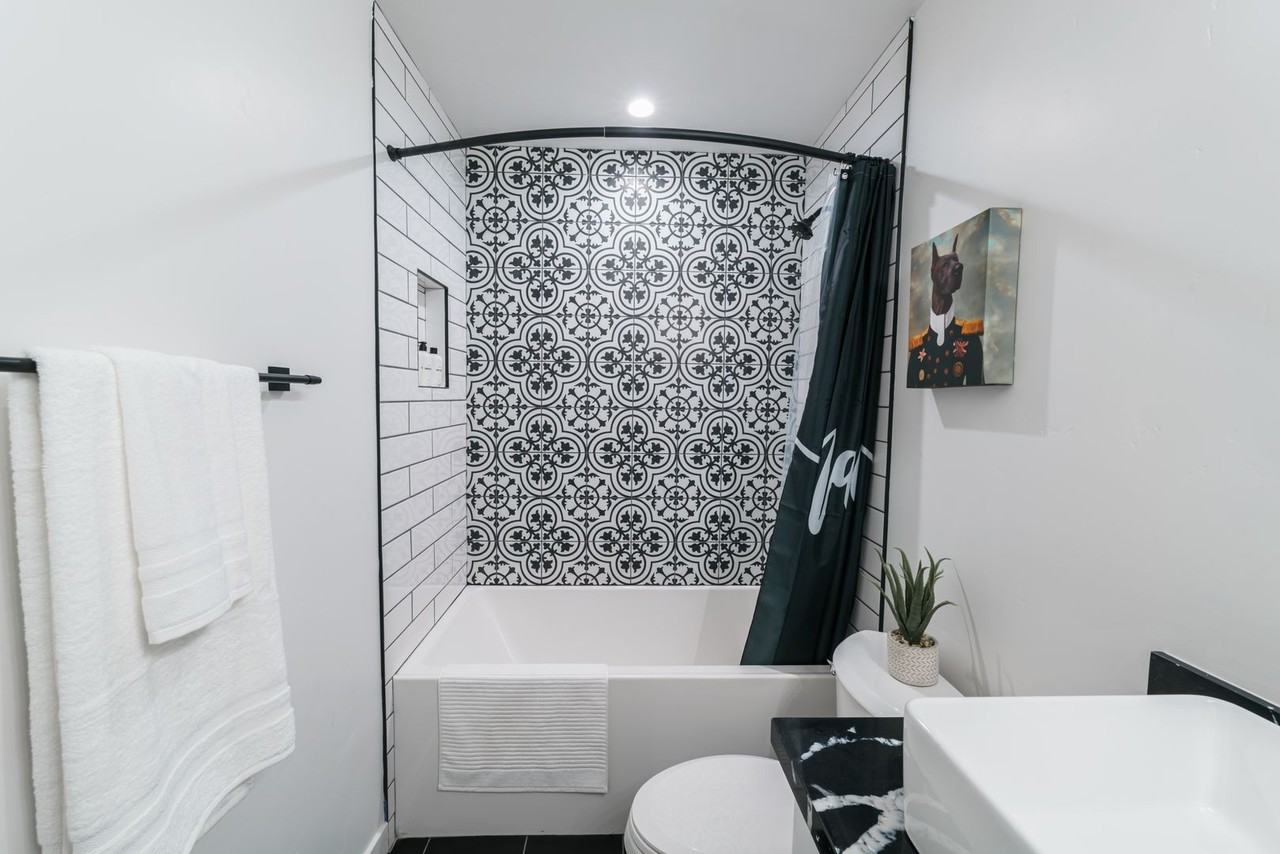 1468 Hornblend Street - Photo 5 of 11