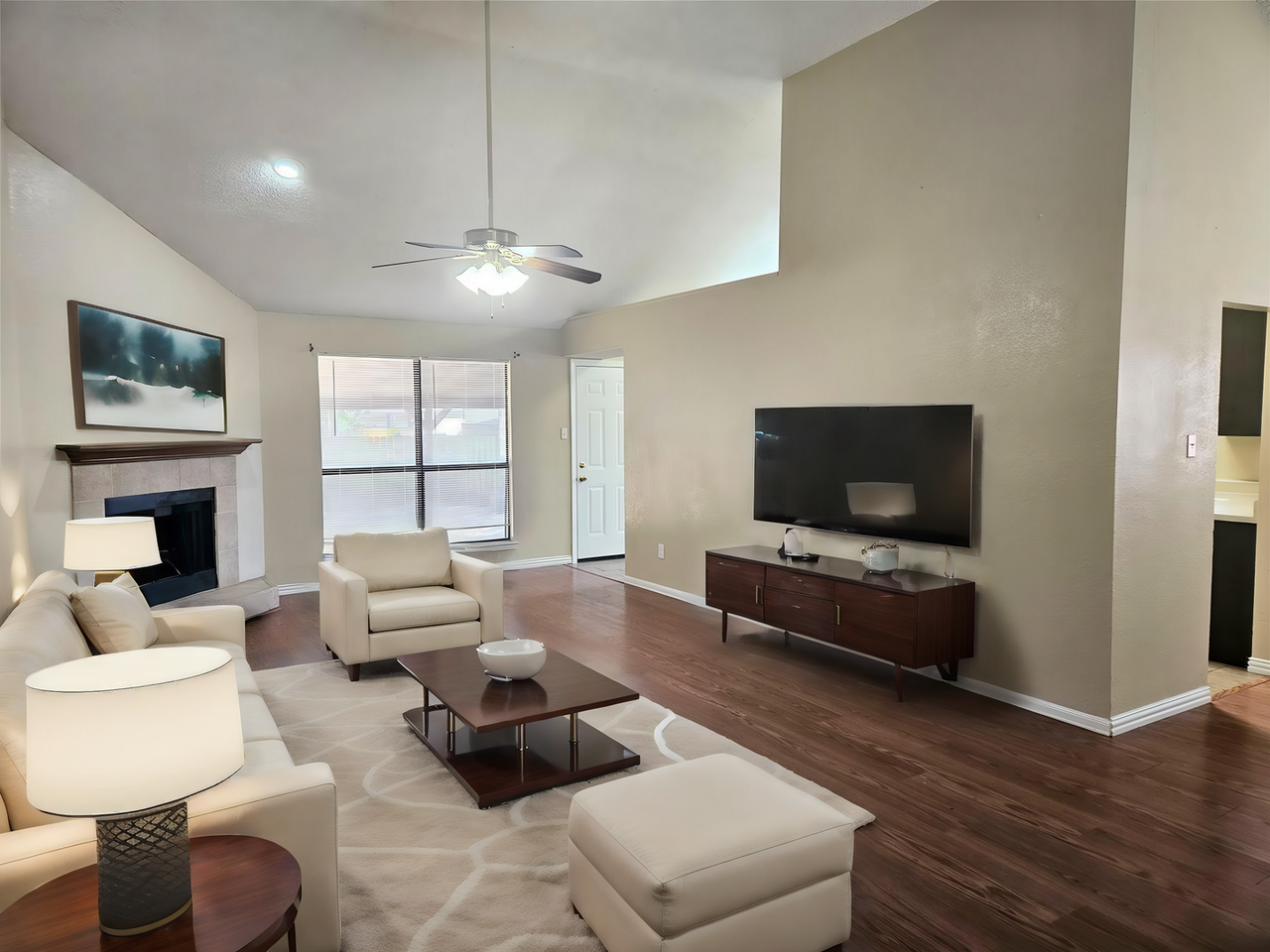 3201 Fairmeadows Ln - Photo 3 of 22