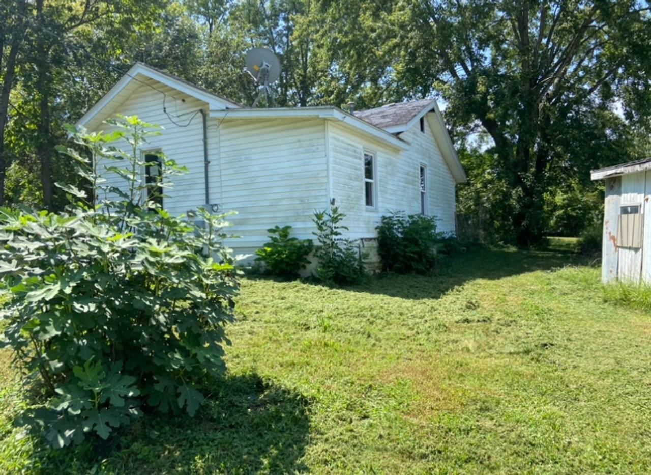 403 S Herbert St - Photo 2 of 12