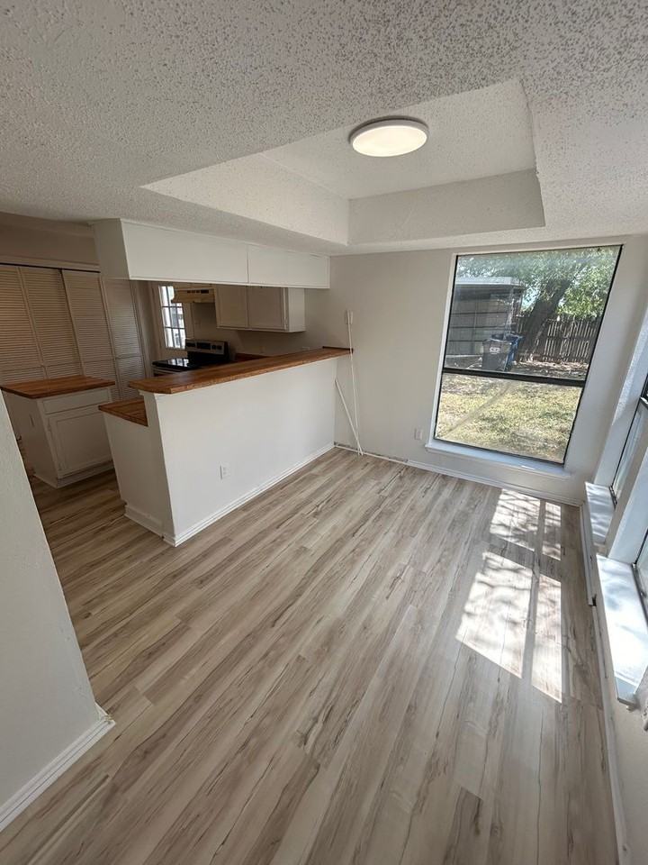 2926 Stonycroft Drive - Photo 2 of 19