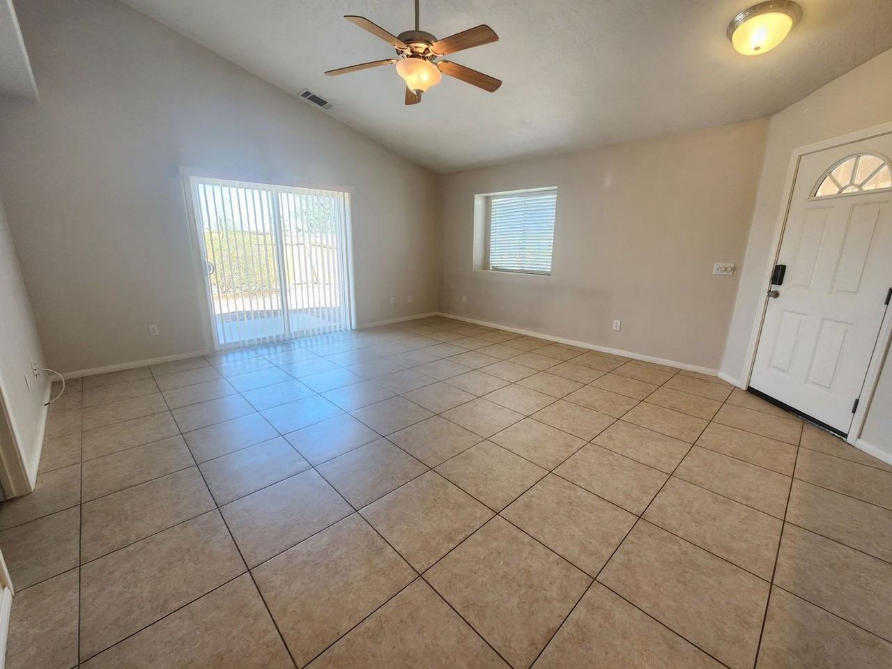 6754 Pine Spring Ave - Photo 4 of 18