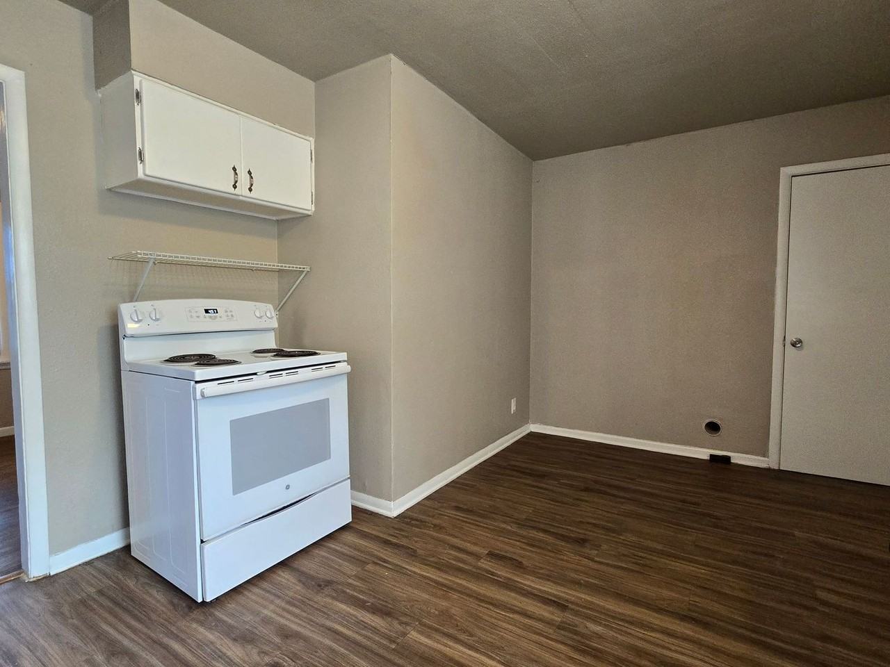 1913 S 57th St - Photo 3 of 17