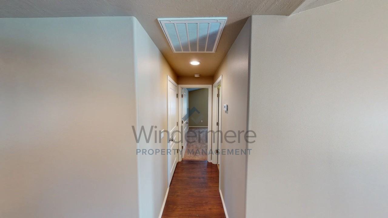 1215 Sw Settlement St - Photo 7 of 28