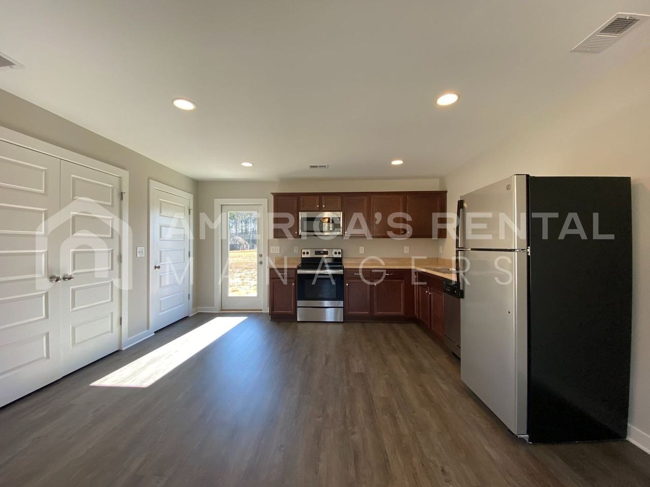 2715 Allison Mill Rd - Photo 4 of 39